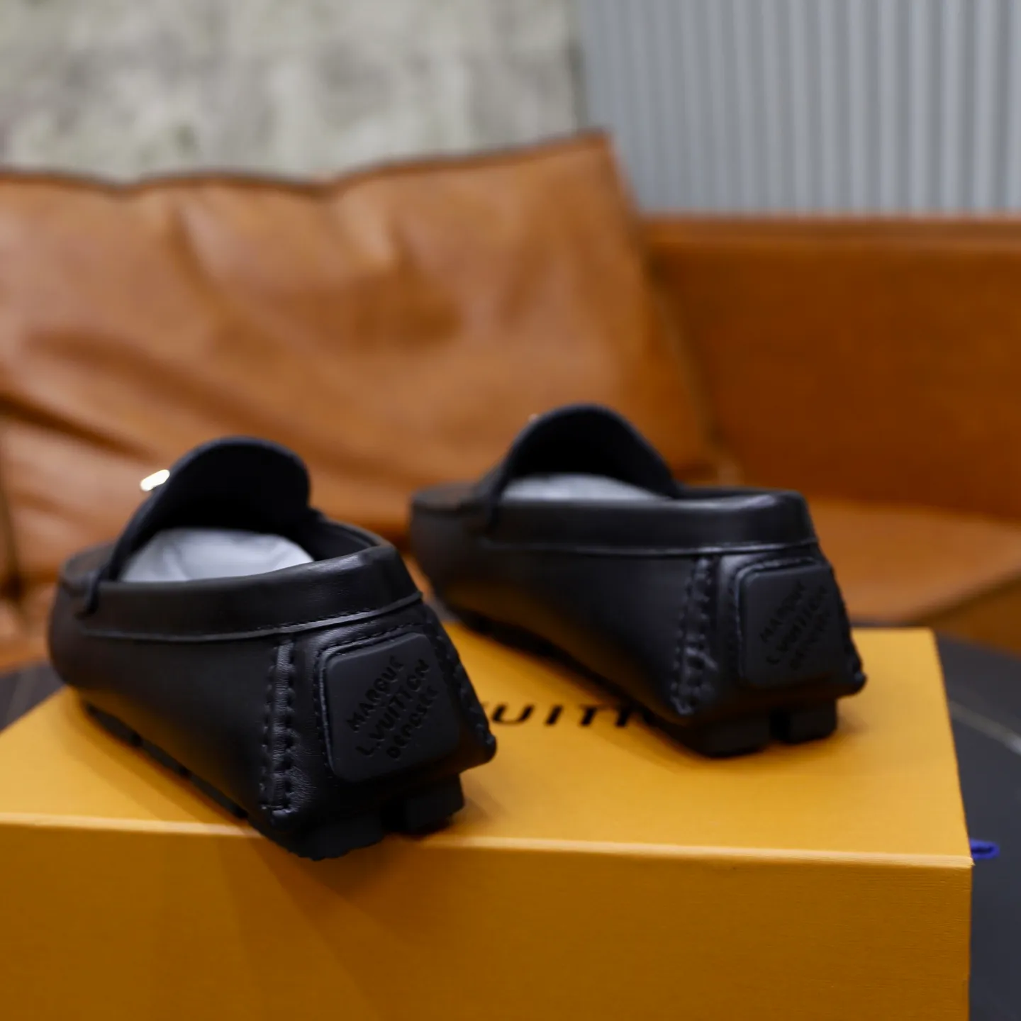Ex-factory price: 480💰【LV】Louis Vuitton ⚠️High-end men’s driving and pedal series ⚠️38-44 (customized for 45) ⚠️All original cowhide leather! Thick and soft! Made entirely of calfskin lining! Rubber sheet anti-slip beanie sole! Three-dimensional package technology! Fashionable and classic! Handicrafts! Original high quality! Feel free to compare!